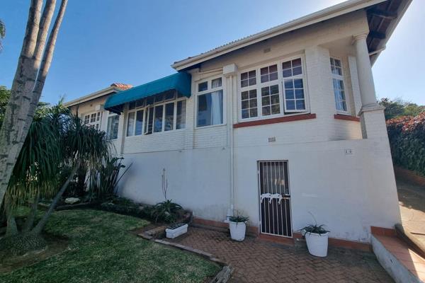 This spacious three bedroomed house in Umkomaas is within walking distance to local amenities, offering convenience and easy access to ...