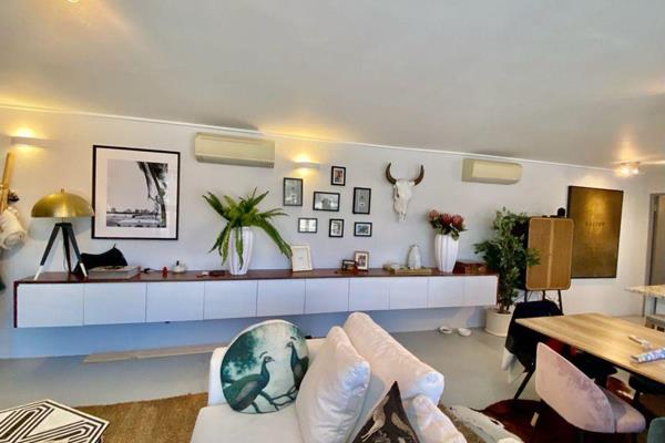 The best views in the city!

This newly renovated top floor 151sqm apartment is ...