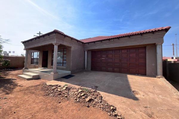 The House Consists of:

- 3 Bedrooms
- 2 Bathrooms 
- Kitchen 
- Dining Area 
- ...