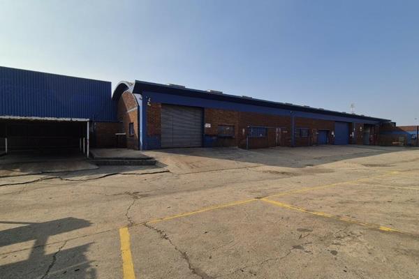 4834m2 industrial warehouse available to Let with additional 4771m2 yard space. Located ...