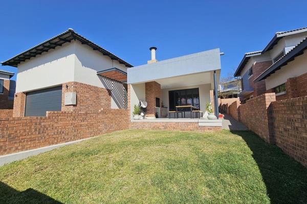 Upmarket and ready to move in modern family home in the popular Boulders Estate, Sonheuwel ext 1. Situated close to Curro and other ...