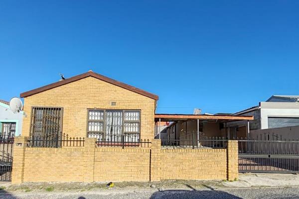 five bedroom house for sale in Ilitha Park

Discover this exceptional property located in the heart of Litha Park, Khayelitsha. Perfect ...