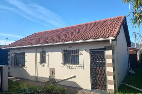 Welcome to this charming 2 bedroom completely separate safe and secure house with a private garden on a shared property in Wynberg ...