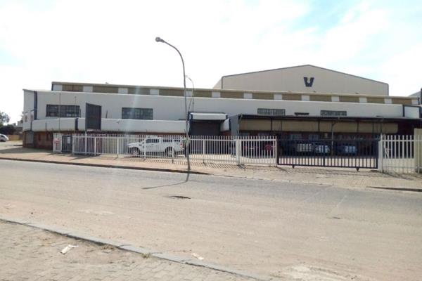 A warehouse and yard space for sale, perfect for industrial use. The premises offer a spacious floor area of 2,959m&#194;&#178;, with a ...