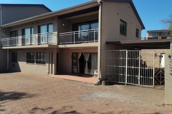 This 6-bedroom unit for sale in Central Verulam, situated in the central business district, offers a lucrative opportunity for ...