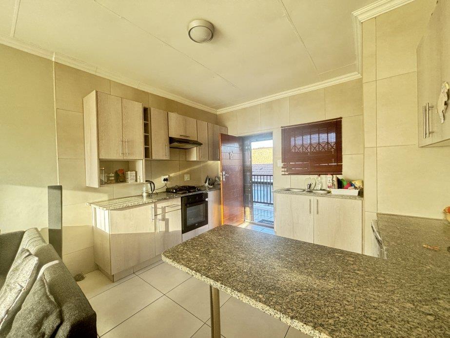 2 Bedroom Apartment / flat for sale in Wentworth P24114700274