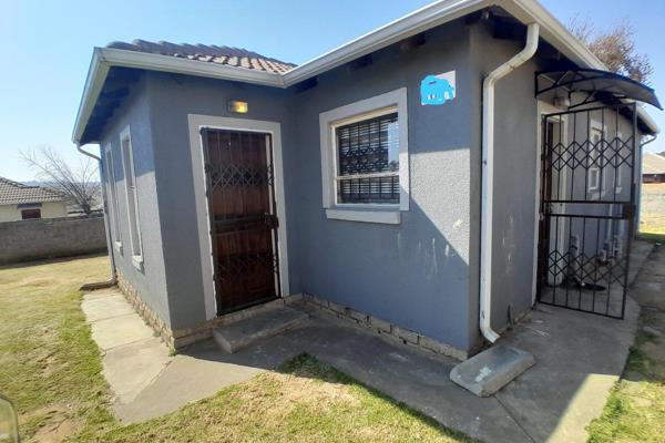 Property for rent in a better quiet area of Duvha. Property it is an open plan kitchen with lounge and parking a double-parking ...