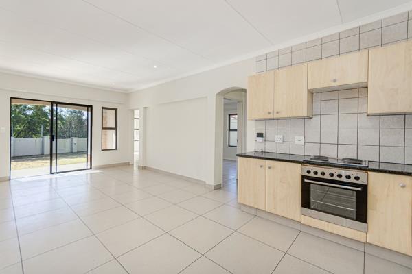 Negotiating from R 999 000

Welcome to this gorgeous, spacious, light-filled apartment, perfect for family living! Featuring an ...