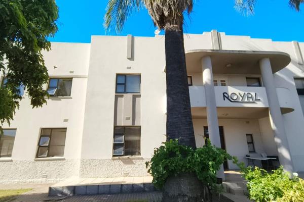 This large 3 bedroom apartment on the 1st floor is situated in a secure complex with security fencing and electric security gate. ...