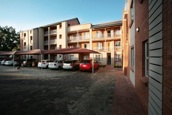 Rent direct from owners.!!!!!
Lovely ground unit in a quiet area near Mayville  mall. Include 1 carport. Not pet friendly. Rent R7000. ...