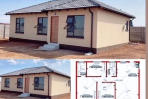 New houses   for Sale in  Crystal Park EXT 65

Our New houses now selling opposite ...