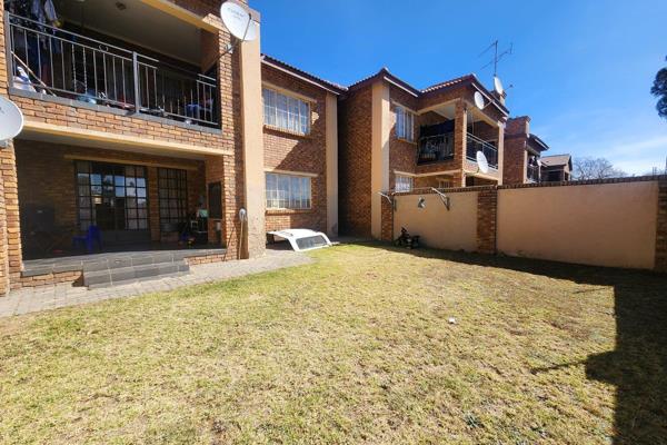 This neat unit in a secured complex offers you the following: 
* Open plan lounge with tiled flooring. 
* Open plan kitchen with ...