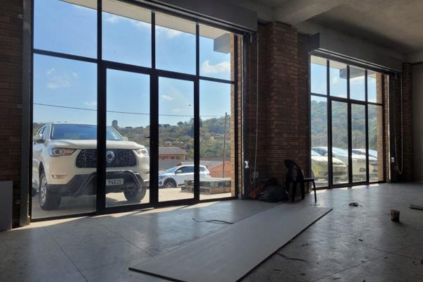 Discover the perfect industrial/commercial space to elevate your business in the thriving hub of Verulam. This 90m&#178; unit offers a ...