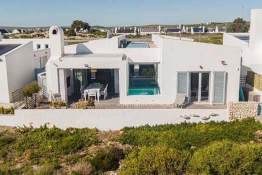 4 Bedroom House for sale in Paternoster