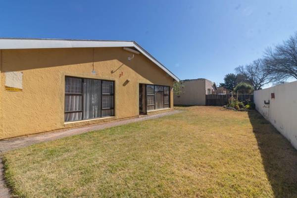 This spacious 4 bedroom house offers an entertainment area with a large lounge, large kitchen with plenty of cupboards.
The bathroom ...