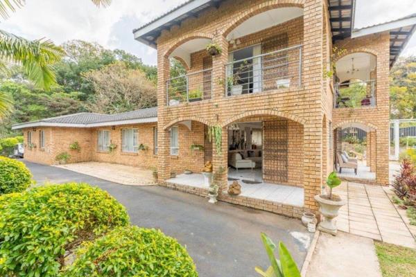 5 Bedroom House for Sale in Cowies Hill
Effective and elegant...

This opulent 1855 sqm property, situated in the prestigious suburb of ...