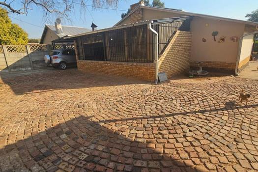 4 Bedroom House for sale in Pretoria North