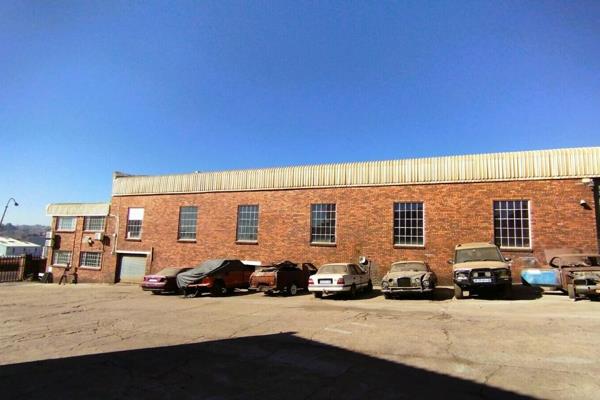 Description:
Discover the epitome of industrial convenience with this spacious warehouse ...