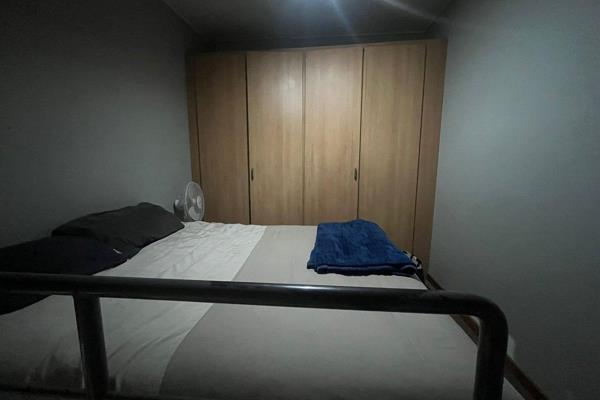 68 Melville Mews 
Loft apartment 
R6000 
On Orange street in Auckland Park 
Opposite ...