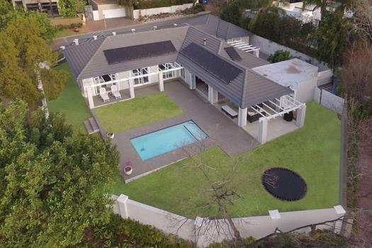 4 Bedroom House for sale in Fourways Gardens