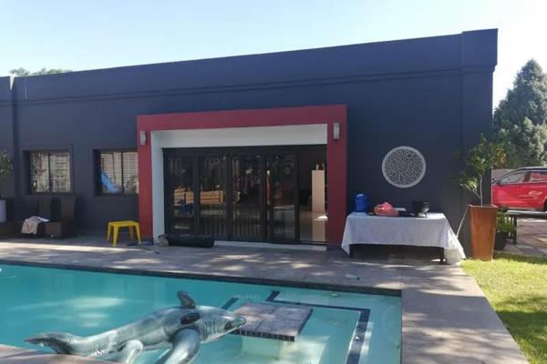 Beautiful Modern Family Home for Rent – Prime Location Near The Sandringham Strip

Available from 1st October 2024 at R25,000 per ...