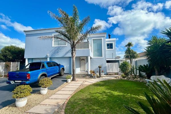 5 Bedroom House for Sale 

Welcome to this 5-bedroom family home in Langebaan`s desirable Country Club area. This property spans 601 ...