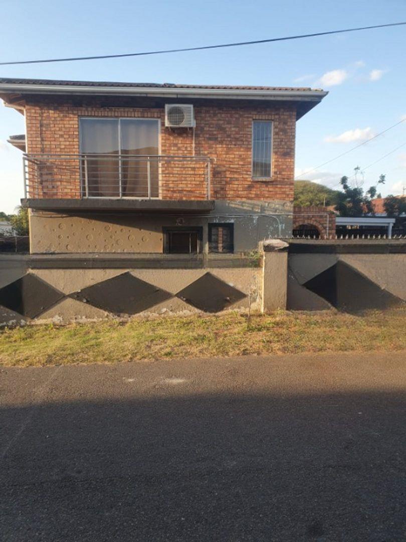 4 Bedroom House for sale in Austerville P24114708184