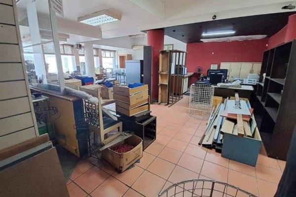 Business premise’s in the durban cbd 
Sectional title unit 358sqm 
Purposed for mix use space with offices and large open spaces ...