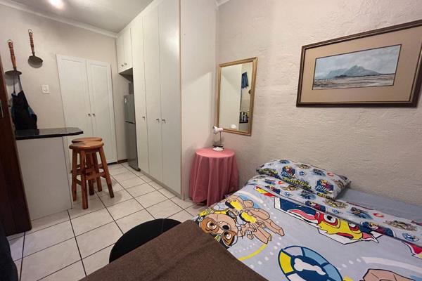 Welcome to this delightful cottage, ideal for a single inhabitant looking for a cozy and ...