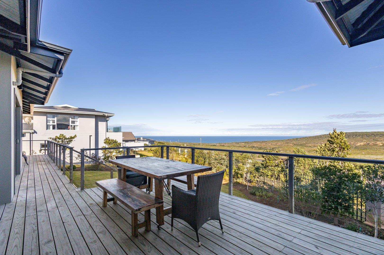 Photo of 4 Bedroom House to rent in Whale Rock