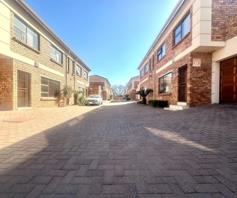 Townhouse for sale in Alberton North