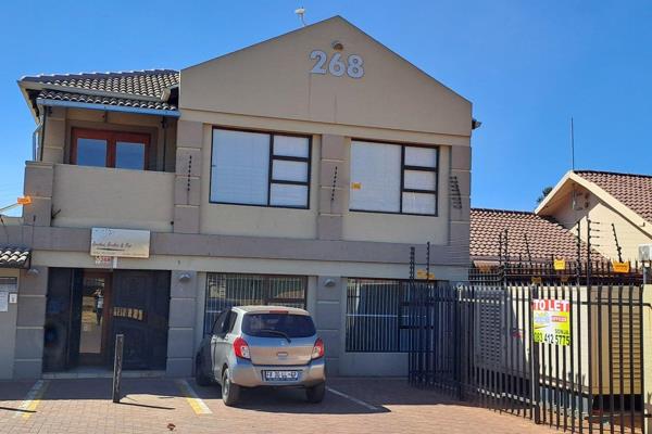 Close to Key West shopping centre and surrounding schools. 3  offices available in this complex. 2 x 100m2 and 1 Office of 85m2 facing ...