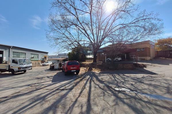 Fully tenanted industrial park for sale which serves as an ideal investment opportunity. The Complex has a total of 11 units varying in ...