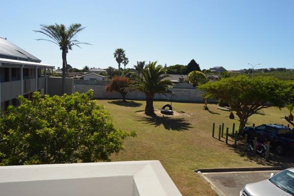 Opportunity Knocks! Your change to own property in Mossel Bay. 
Charming Bachelor Flat ...