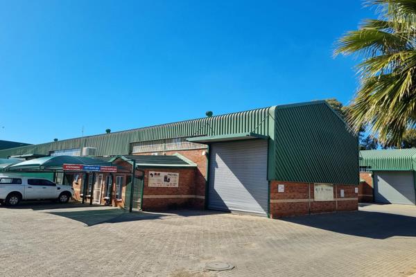 Warehouse with offices to let in Hilton - FS, Bloemfontein
Reception 
Open plan ...