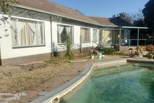 4 Bedroom House for sale in Boksburg South