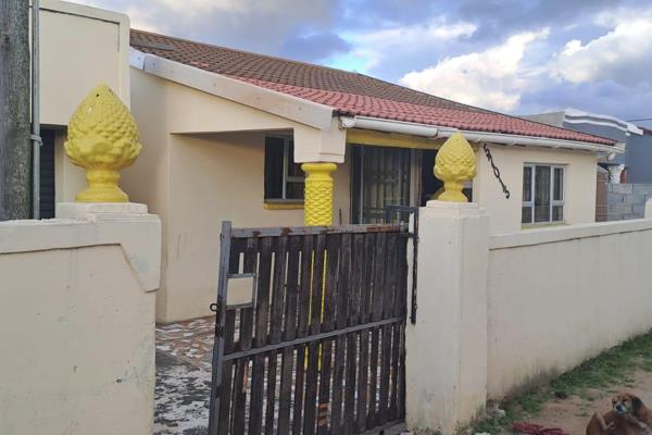 Sizwe Mlungwana Properties presents to you a beautiful house 
for sale that consists of a 2bedrooms, lounge, kitchen ...