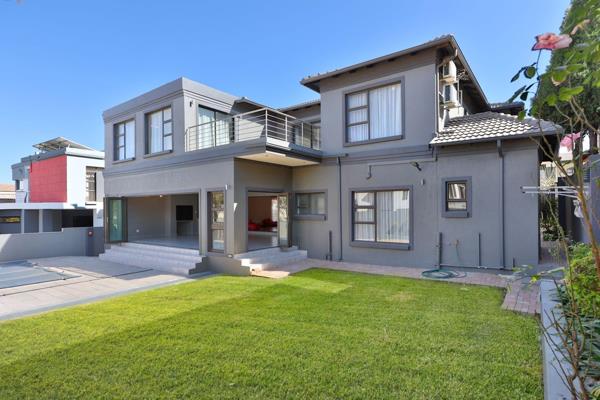 This magnificent home is situated in the heart of Kyalami .
4 exceptionally spacious bedrooms upstairs with 2.5 bathrooms .as well as a ...