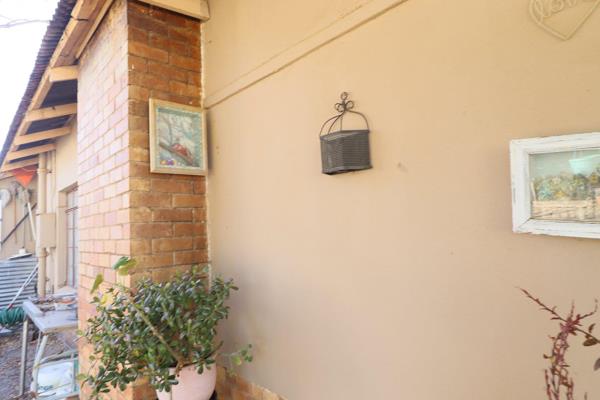 Family Home for Sale in the North of Bloemfontein

Discover your ideal family residence in the serene northern area of Bloemfontein. ...