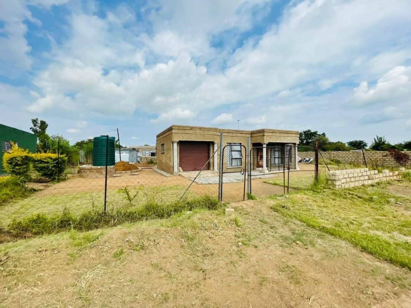 2 Bedroom House for sale in Hammanskraal - P24-114716866