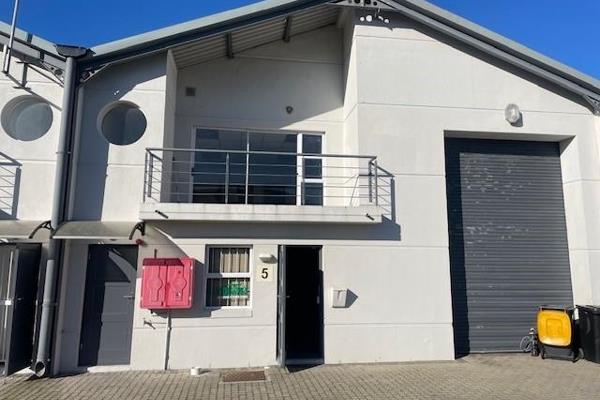 Warehouse unit to Let in Capricorn.
First floor has 2 offices with kitchen and 2 ...