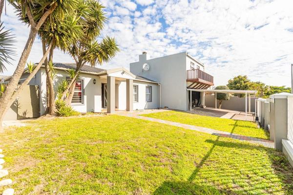 Discover this exquisite 5-bedroom, 5.5-bathroom home in the serene Milnerton Ridge, offering luxurious living and exceptional ...