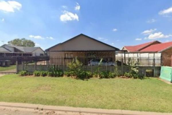 Discover this delightful 2-bedroom cottage nestled in the serene neighborhood of Mayberry Park, Alberton. This inviting home features ...