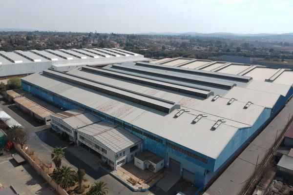 Available is the remaining portion if this 33 000m2 factory, the available portion measures 22 800m2 and is made up of multiple bays ...