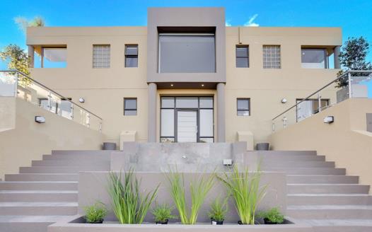 4 Bedroom House for sale in Kyalami Estate