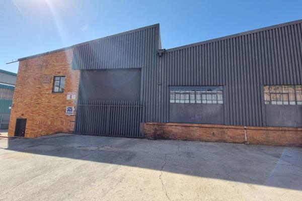 A very neat and meticulously maintained 2,300m&#178; warehouse is now available for ...