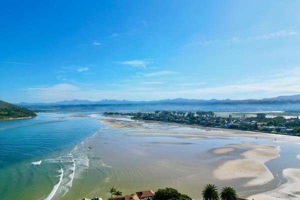 SOLE MANDATE 
We are proud to present a great Opportunity to live and enjoy spectacular views of Knysna, its lagoon  and mountains in ...