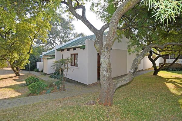 Two Bed Unit with Private Garden

Inviting serious buyers to view and negotiate from R959,000

Welcome to this charming 2-bedroom ...