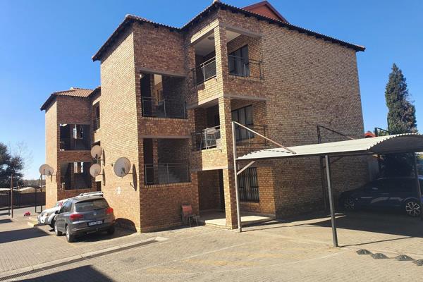 Ground Floor Apartment in Ashanti Villas

- Location: 8 Snyman St, Klippoortjie AH, Germiston, Gauteng
-  Bedrooms: 1
-  Bathroom: 1 (shower, toilet, and basin)

-  Features:
  - Spacious lounge area
  - Fully fitted ...