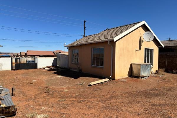 2 bedroom house for Rental in Protea Glen ext 27
Welcome to this 2-bedroom, 1-bathroom ...